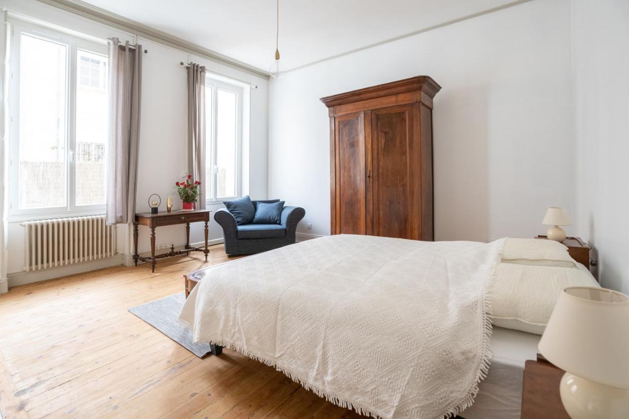 Maison De Ville Avec Jardin "La Coquette" Jonzac Extérieur photo