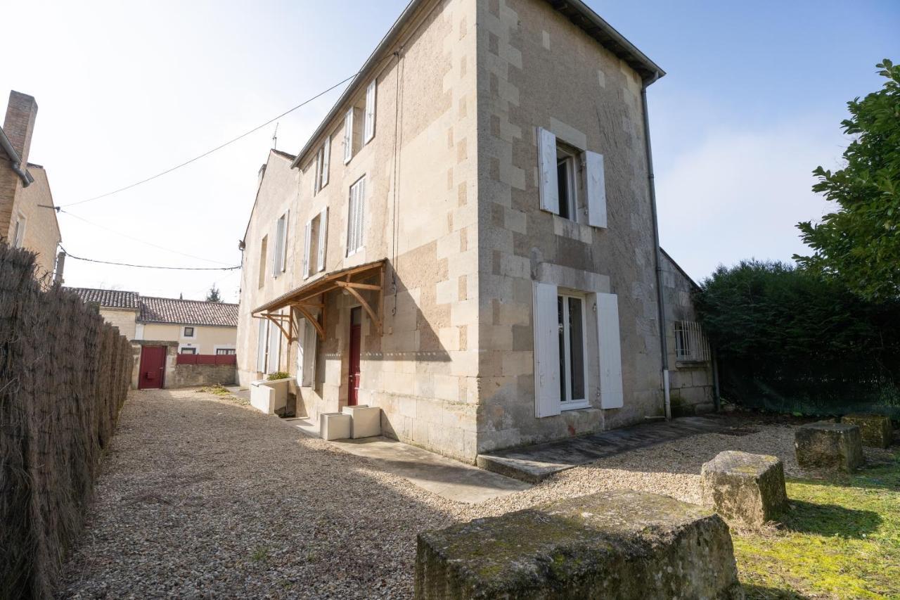 Maison De Ville Avec Jardin "La Coquette" Jonzac Extérieur photo